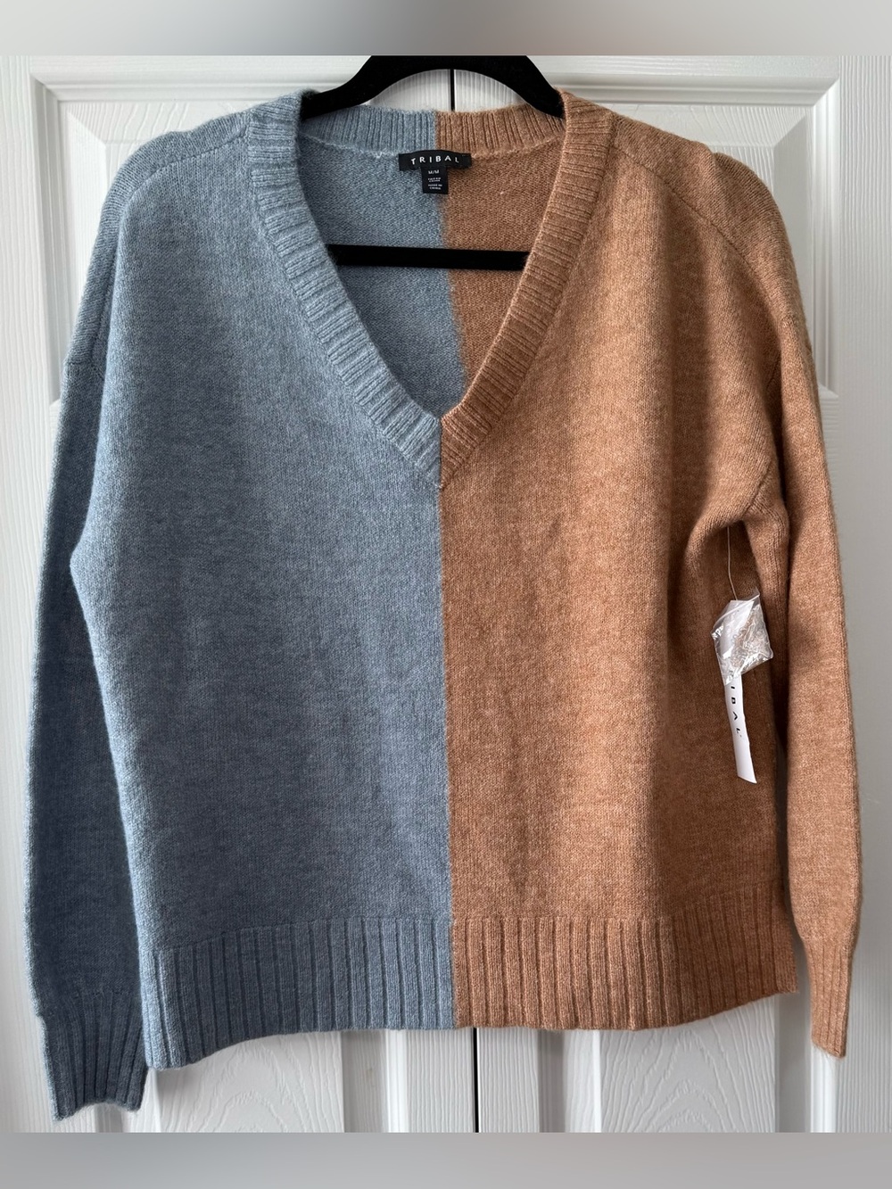 Tribal NWT Colorblock V-Neck Sweater Blue Camel Soft Knit Size Medium
